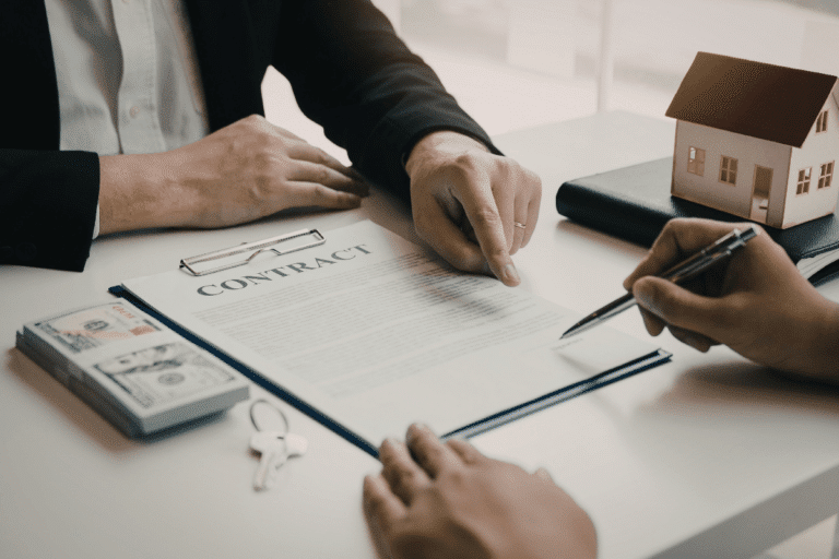 Dinero en efectivo y respaldo legal en operaciones cotidianas en Panamá